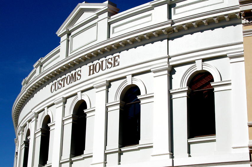 customs-1529153
